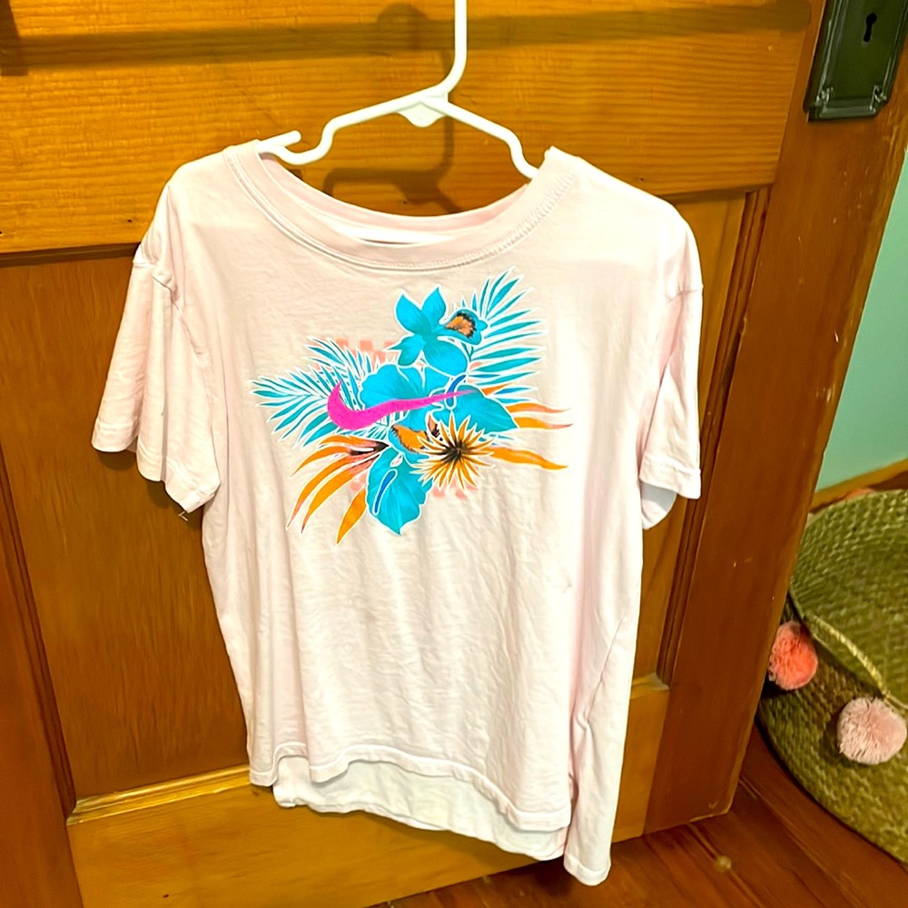Nike pink medium girls shirt